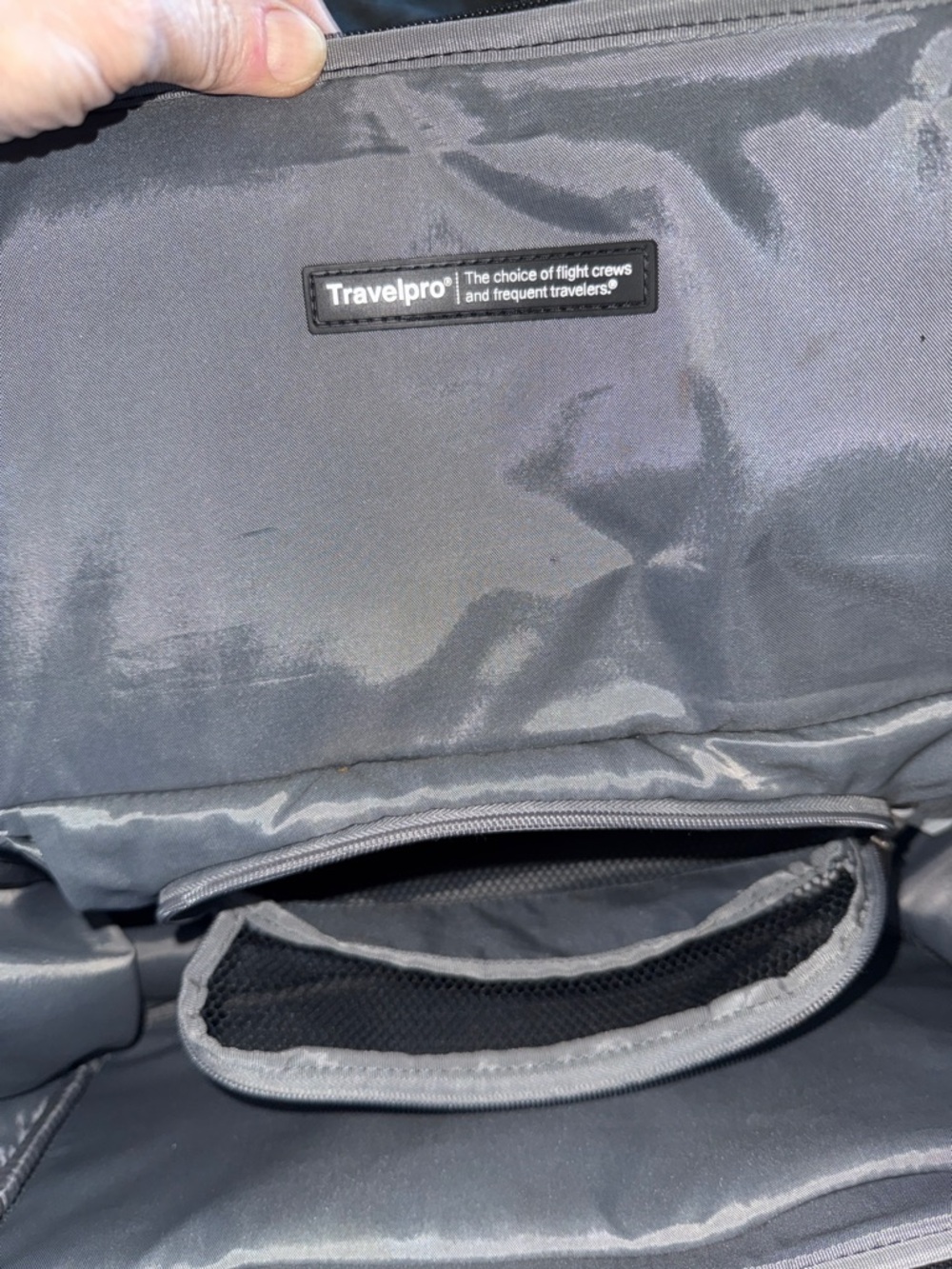 Travelpro crew deluxe carryon bag - Picture 7 of 9